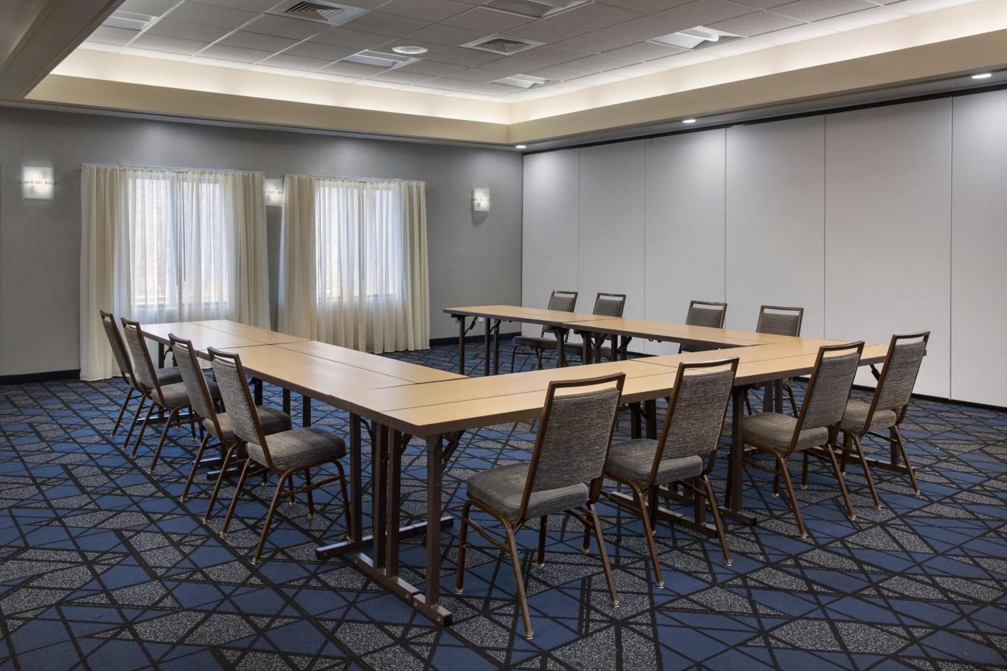 Courtyard By Marriott New Haven Orange Hotel Exterior foto