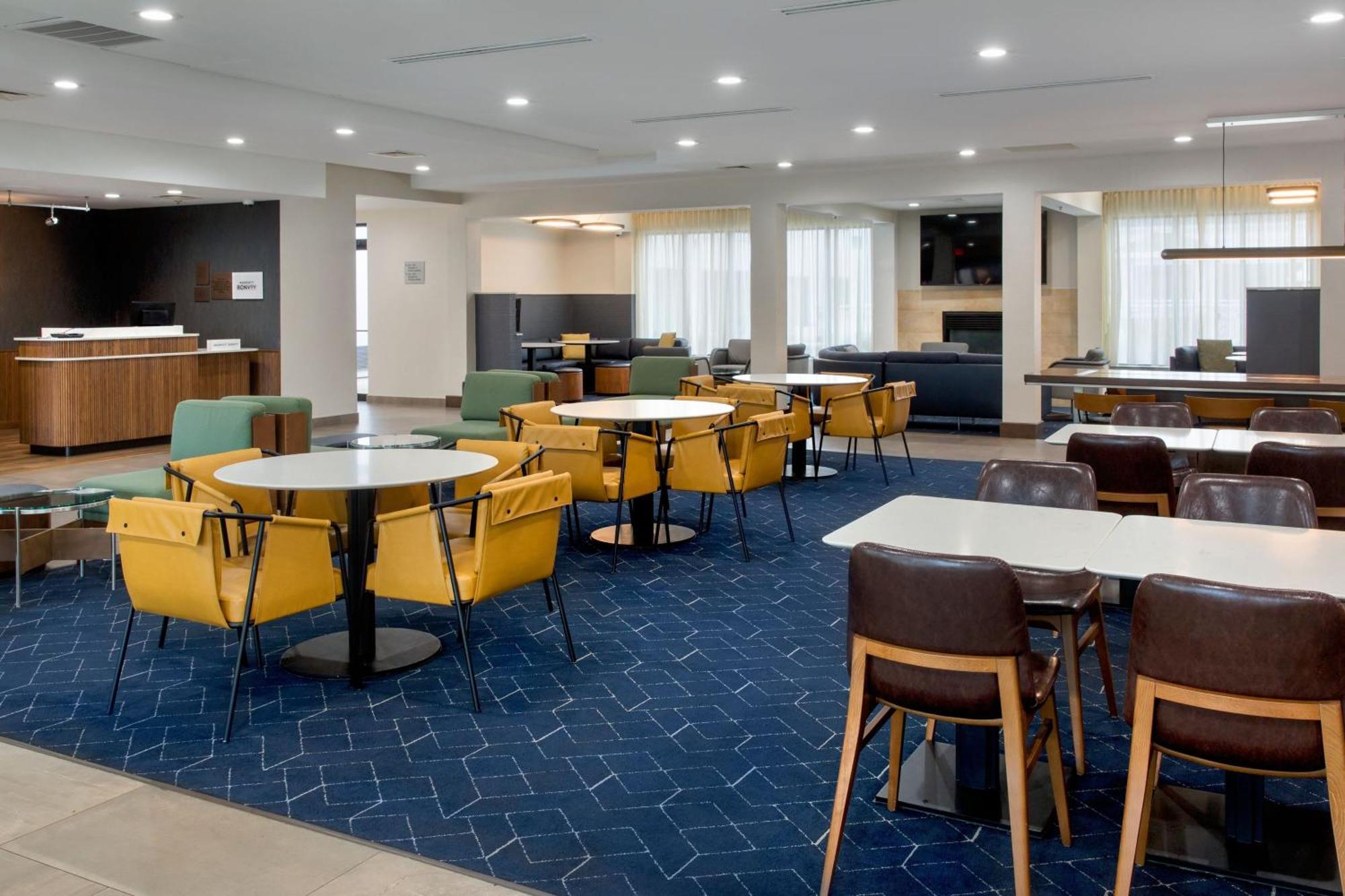 Courtyard By Marriott New Haven Orange Hotel Exterior foto