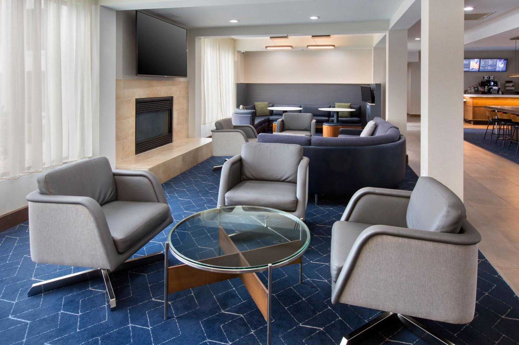 Courtyard By Marriott New Haven Orange Hotel Exterior foto