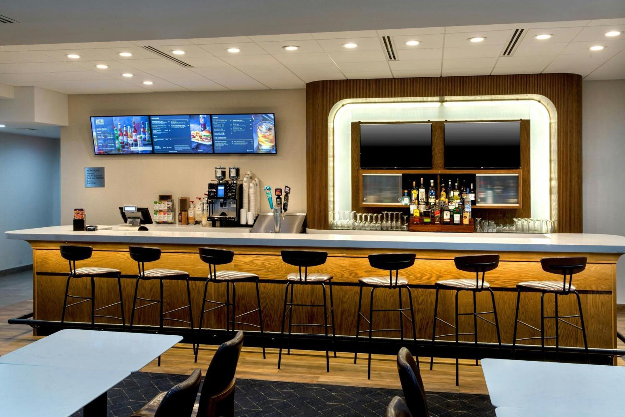 Courtyard By Marriott New Haven Orange Hotel Exterior foto